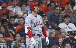 右肘を痛めた大谷翔平、なぜバットを振れるのか？ 3度のトミー・ジョン手術を経験した評論家の“詳しすぎる”解説にファン「めちゃくちゃ分かりやすい」