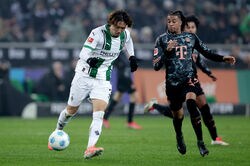 一瞬で回収！ 板倉滉、神インターセプト→絶妙ロブパスにスタジアム熱狂 驚異のタックル成功率100％…強気の守備で躍動