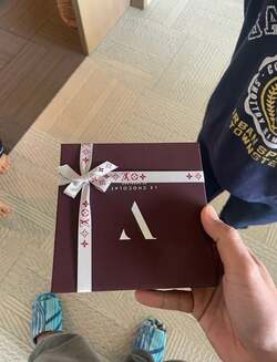  市川團十郎、ルイ・ヴィトンから子どもたちへ贈られた品「羨ましい」「粋な計らいですね」の声 