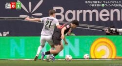 「そらキレる」「審判が心配」荒れ試合で物議を醸す“疑惑の判定”シーン「ヤバいだろ」痛恨PK献上→指揮官ブチギレ！