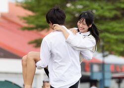 清楚系モテ女子、イケメン男子と告白成立で大胆お姫様抱っこ！「ドキドキしたの、一緒にいて」