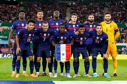 美しいね！」カタールW杯で連覇を狙うフランス代表が新ユニホームを ...