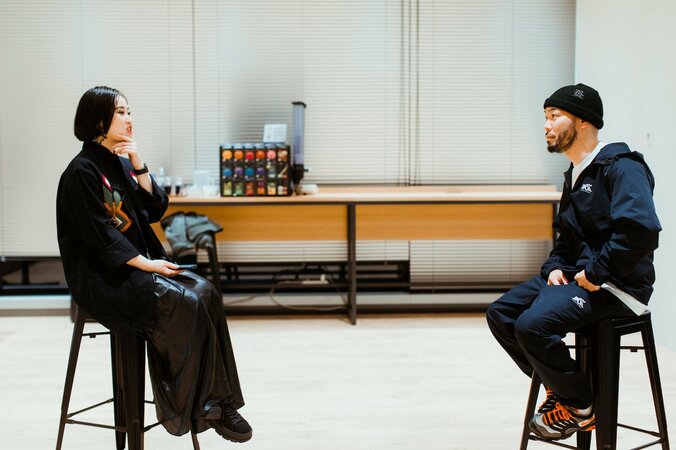 「”自分が一番になりてえ”っていう気持ちもあるので、そういうものが自分を突き動かしている」と語るMASS-HOLEの美学と、地元・松本のシーンとは。 5枚目