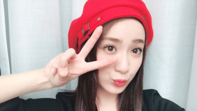平祐奈、真っ赤なベレー帽かぶり“JKポーズ”披露「とにかくかわいい」と反響 1枚目