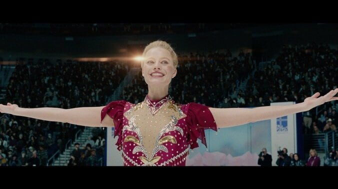 実際の衣装を完コピ！　映画『アイ,トーニャ 史上最大のスキャンダル』より美しすぎるフィギュア衣装の場面写真解禁 1枚目