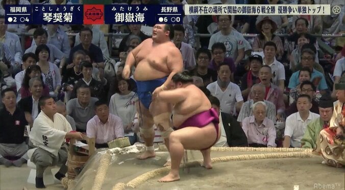 御嶽海、全勝キープ　琴奨菊のがぶりに屈せず初の賜杯に向けて視界良好 1枚目