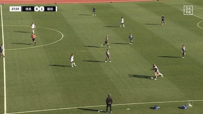 「印象悪いな」転倒時に足が相手選手の股間を直撃「めちゃくちゃ痛いやつ」「故意ではないだろうが」J1昇格争い大一番での事故にファンの声さまざま 4枚目