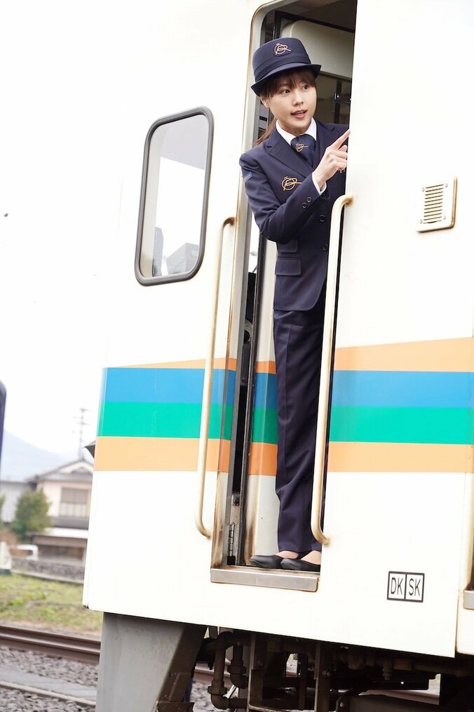 有村架純＆國村隼が鉄道運転士に　『かぞくいろ』研修シーン場面写真解禁 4枚目