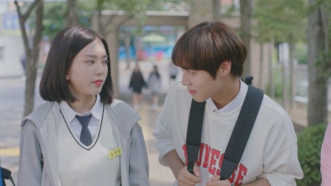 イケメン俳優たちによる共演や可愛すぎる制服アレンジにも注目！SNSで話題の韓流ドラマ『恋愛革命』見どころ紹介 3枚目