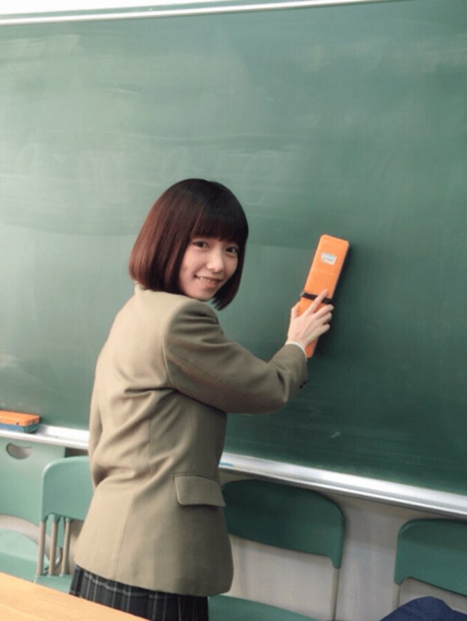 ぱるる、JK役で制服姿披露　「まだ似合う」「現役高校生に見える」の声殺到 2枚目