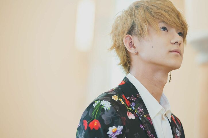 ワイルド系美男子やチャラ系男子も！今までにないタイプの男性たちに視聴者もザワザワ「同い年にいたら絶対好きになっちゃう！」『虹オオカミ』第1話