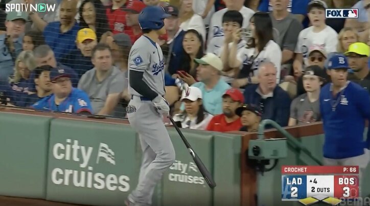 【写真・画像】泣けてくる… 大谷翔平、ベンチでの“ある行動”が話題に「アツすぎる」 ホームラン直後の“胸熱シーン”「親友やん」「信頼しあってる」　1枚目