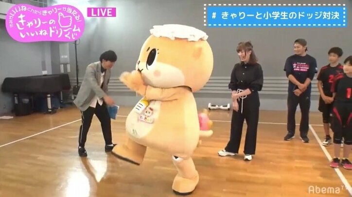 ちぃたん☆頭の”カメちゃん”ズリ落ちまくり、10回の落下にきゃりーが助言「縫ったほうがいいよ」