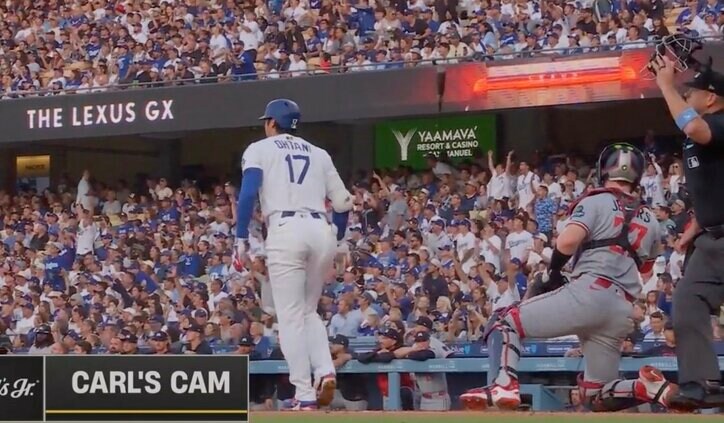 【写真・画像】何が起きた…？ 大谷翔平、逆方向弾に“混乱”「なんで？w」相手バッテリー＆審判のリアクションが話題に「ドン引きやん」　1枚目