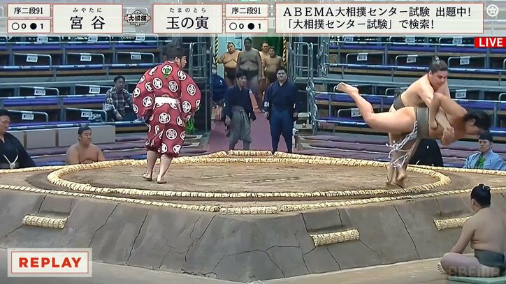 レア決まり手よりさらにレア？送り出して勝ったはずの力士、物言いの末に待っていた想定外の結末に館内も戸惑い