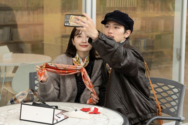 6歳年下の俳優が年上美人女優に膝枕をおねだり、照れながら見つめ合い…『私の年下王子さま』第5話