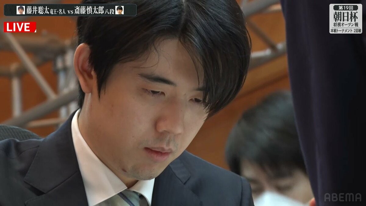 藤井聡太竜王・名人がベスト4進出 斎藤慎太郎八段を破り3期ぶり5度目の