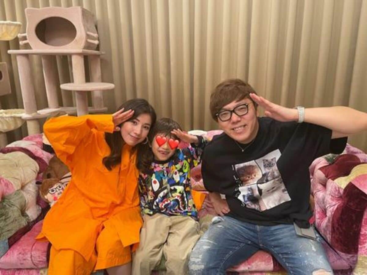 仲里依紗、愛息＆HIKAKINとの3ショットを公開しファン歓喜「素晴らしい