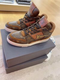 川崎希『LOUIS VUITTONのスニーカー♡』