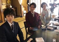 中村倫也、『美食探偵』“お見合いシーン”オフショットに「真顔もイケメン」「かっこいい」と絶賛の声