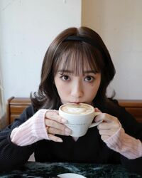 「 可愛いって言葉じゃ足りない」前田希美の彼女感あふれる上目遣いショットにファン悶絶
