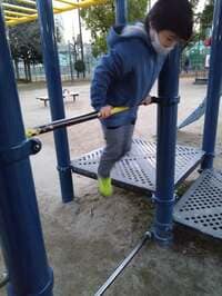 山田花子『鉄棒』