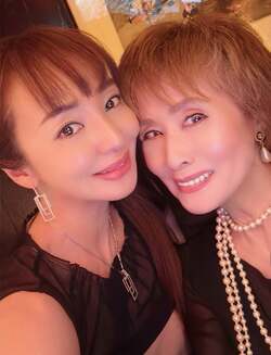 小柳ルミ子、“親子2ショット”を披露し反響「お綺麗だなぁ」「親娘というよりは姉妹って感じですね」