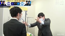 鈴木大介九段、愛弟子の勝利に“ムツゴロウさん”風のお出迎え「よーし、わしゃわしゃわしゃ」／将棋・ABEMA師弟トーナメント