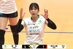 「触ってない、触ってない」女子バレー、審判に猛烈アピールも… 驚愕の真相に監督も失笑「お前かよ」