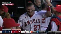 ショーヘイには負けてられんのだよ！トラウト、大谷翔平とすぐに並ぶ豪快12号「同日に打つとか仲良しさん」ベンチで会心の“ドヤ兜”