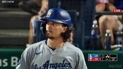 ドジャースの“貴公子”が見せた“スーパーマンキャッチ”が話題に！ 「さすがアウトマン」「オーランド・ブルームないす」イケメンすぎる気迫の瞬間にファン熱視線