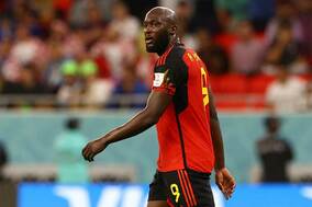 【W杯】ベルギー代表FWルカク、母国敗退で失意の涙　元仏代表アンリ氏の“慰めの抱擁”に海外反響