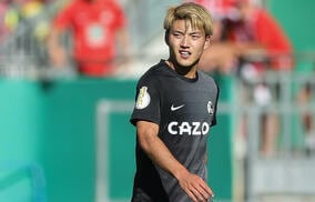 日本代表にまた負傷者？ 今季好調の堂安律が負傷か…監督がオリンピアコス戦後に明かす「病院に行かなければいけない」