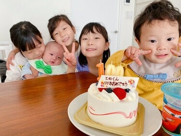 エハラマサヒロの妻、次男の生後100日を家族でお祝い「愛されて育って