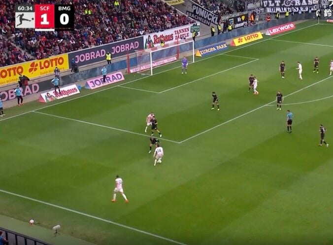 「踊ってるやん！」鈴木唯人、“ダンシングフェイント”炸裂→相手選手を翻弄「キレキレだな」パスをおとりにマーカーを騙した“神テクニック” 3枚目