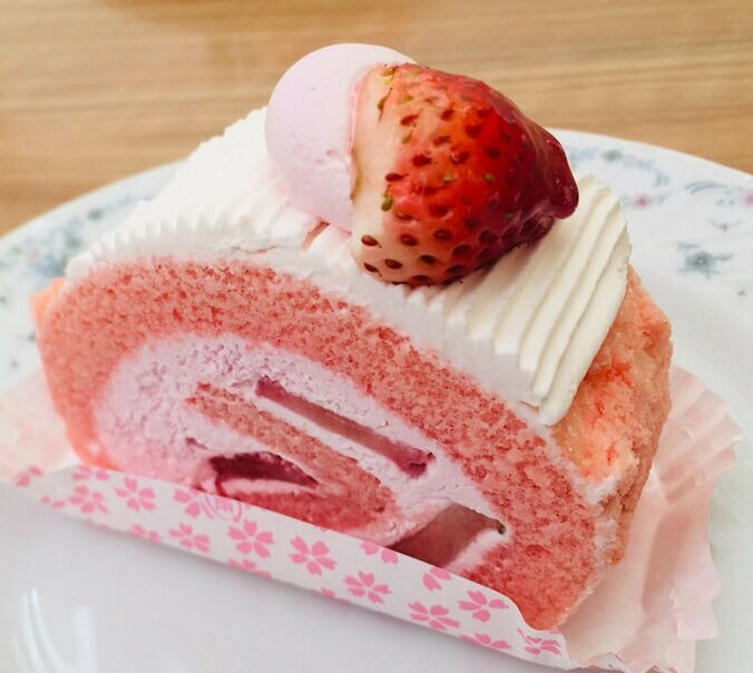 業務田スー子、不二家のケーキ食べ放題に挑戦した結果「これが限界っす」 1枚目
