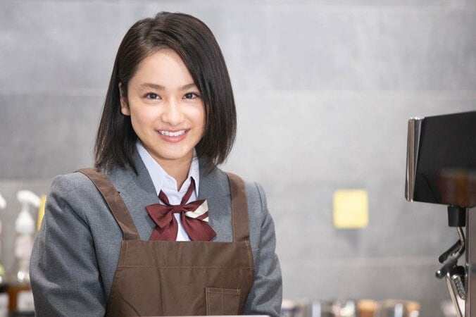 現役大学生・平祐奈、パン屋で接客を体験　「いつかバイトしてみたいな」 2枚目