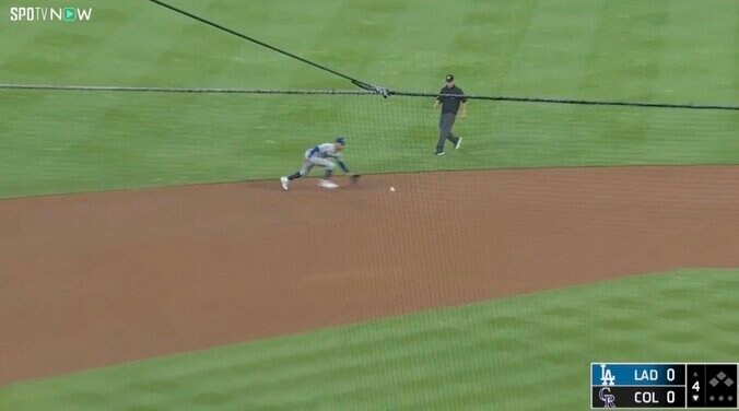 【写真・画像】もうワケわからん！ 大谷翔平、爆速でベンチへ…“まさかの光景”「見えなかった」 相手野手が大混乱の中で“超ファインプレー”…ファン騒然　1枚目