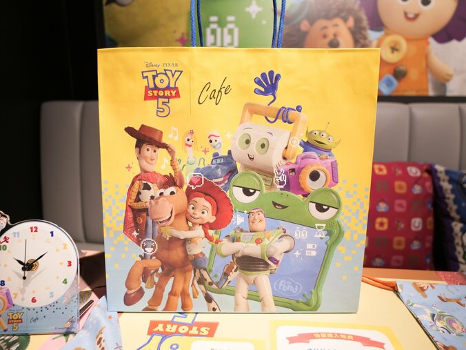 [Fotos/Bilder] Neue Menüs im Stil von Woody, Buzz und den anderen Spielzeugen! Bericht vom „Toy Story 5“ OH MY CAFE 1.