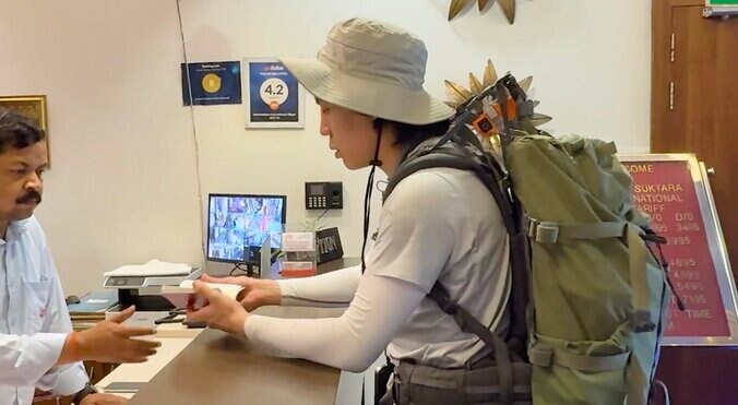 【写真・画像】令和ロマンくるま、“インドの東横イン”に大興奮「マジでビジホじゃん！」　1枚目