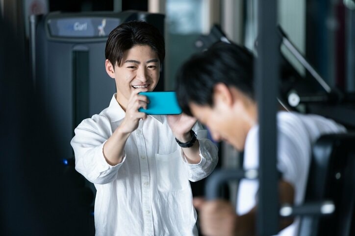 TikTokerのゆーりが佐野玲於にダンス指導!人気インフルエンサーが『会社は学校じゃねぇんだよ 新世代逆襲編』に多数起用