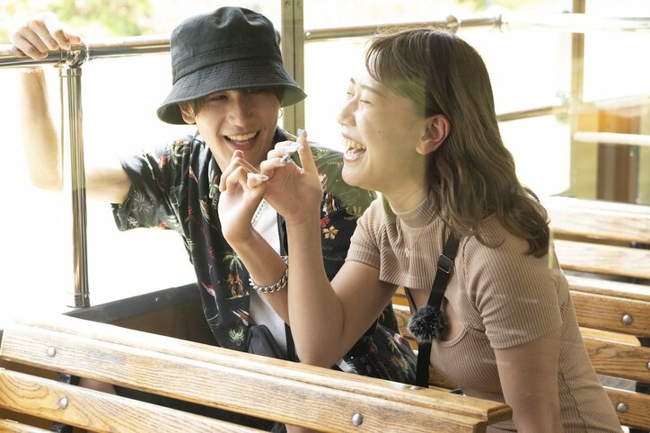 わがままボディのお姉さんからの好意にハタチの男子は大喜び「運命っすね」『シャッフルアイランド Season2』