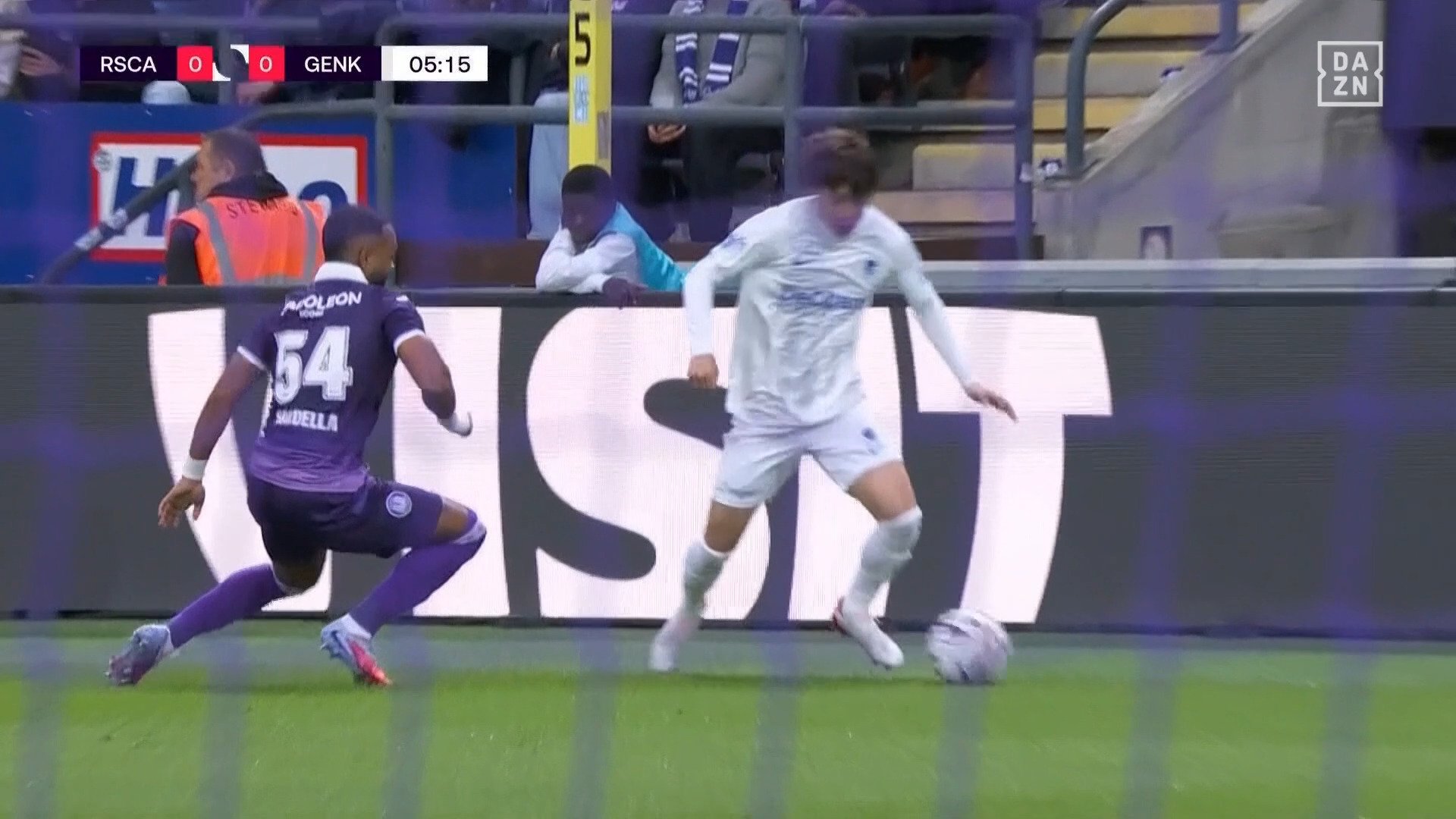 【映像】華麗なボールタッチ→相手を抜き去った瞬間