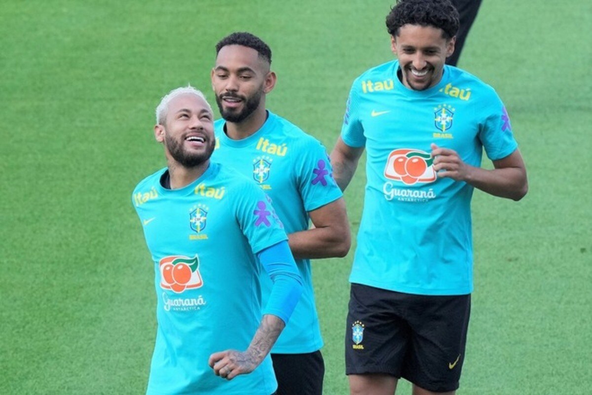 まるで高校の修学旅行だ」韓国入りしたブラジル代表の面々が遊園地で