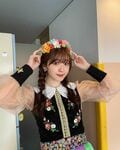 鈴木愛理の“三つ編み花冠”ショットに「めちゃくちゃ可愛かった～！」「お顔が天才的」とファン歓喜