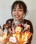 内田理央、自身の“写真まみれ”ケーキショットに祝福の声「お誕生日おめでとう!」「すごいケーキ!愛されてる!」