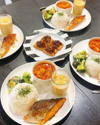 みきママ『ワンプレート鮭のハニーマスタード焼きです！！』