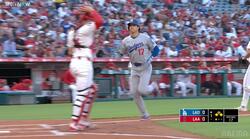 うかつに歩かせられない…大谷翔平、“打たずして”ホームインの瞬間「さすが」「得点数バグやろw」好走塁光る生還シーン