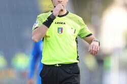 セリエAでは人種の違いでカードの提示数が違う？　判定には観客も影響か