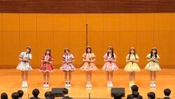  FRUITS ZIPPER、高校生300人と「旅立ちの日に」熱唱…感極まる生徒たちに視聴者もらい泣き